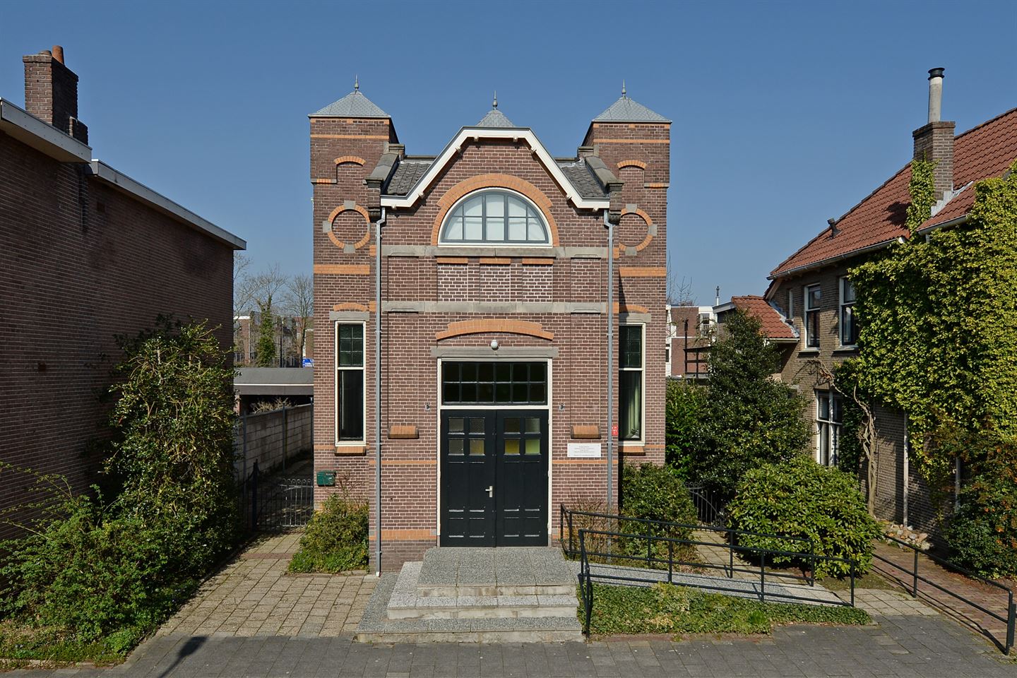 View photo 1 of Oranjestraat 13