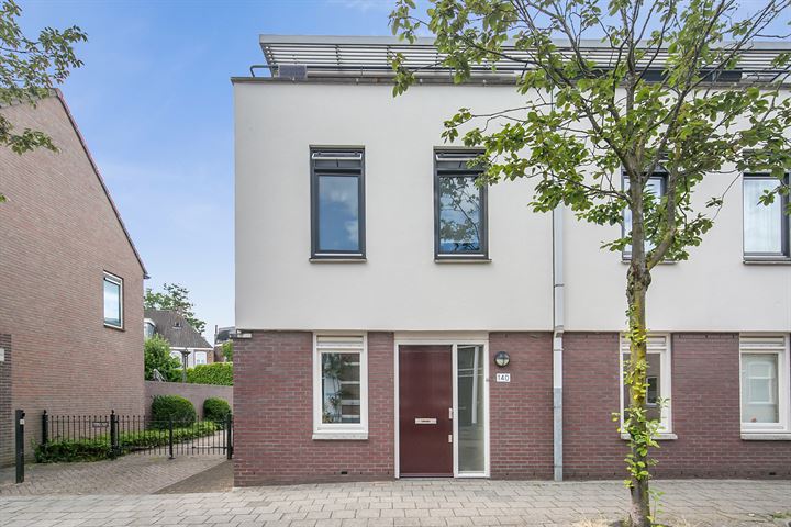 Bekijk foto 1 van Van der Laenstraat 140