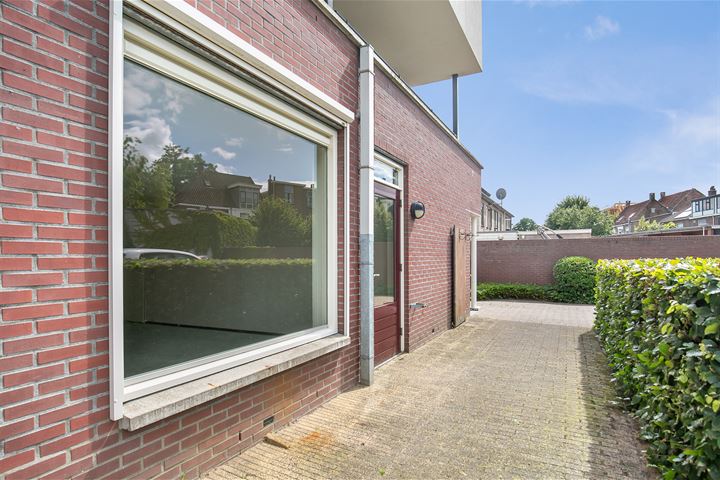 Bekijk foto 21 van Van der Laenstraat 140