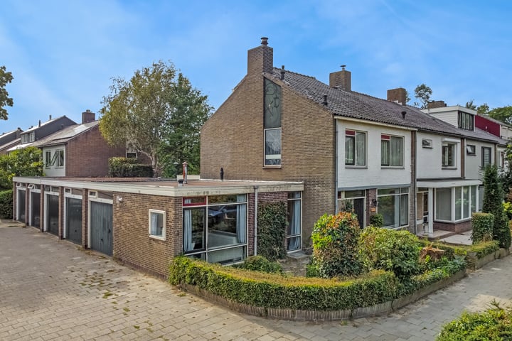 Bekijk foto 41 van Rousselstraat 1