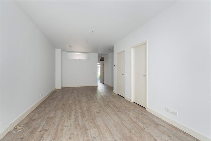 View photo 8 of Emmastraat 109-B