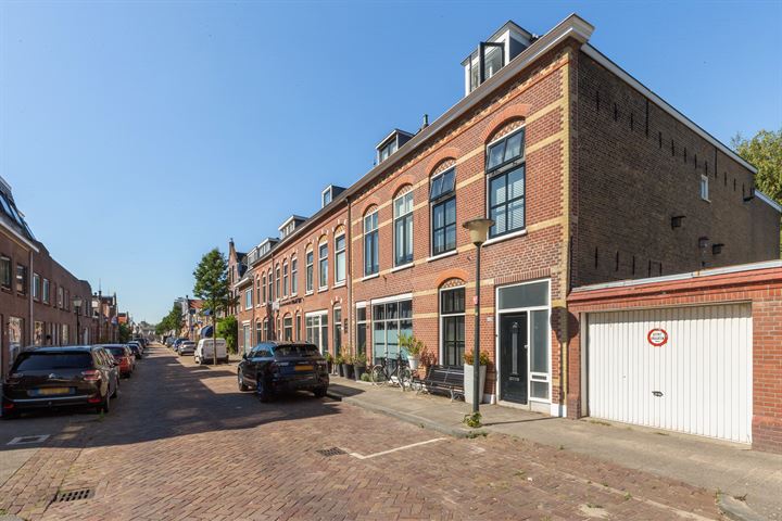 View photo 27 of Emmastraat 109-B