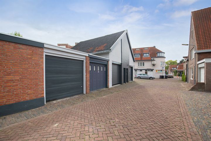 View photo 44 of Jacob Valckestraat 9