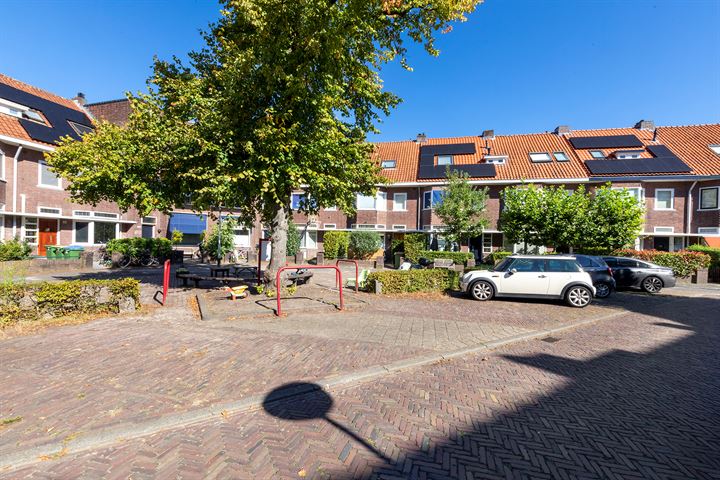 Bekijk foto 46 van Dr. van Campenstraat 18