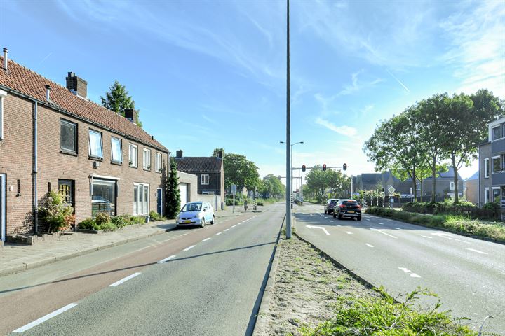 Bekijk foto 37 van Strijenstraat 4