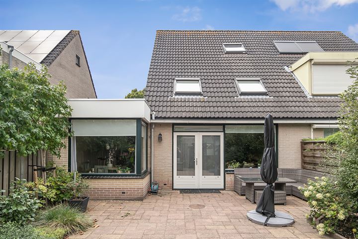 Bekijk foto 15 van Henriëtte van der Meijstraat 11