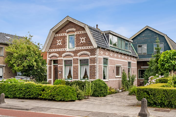 Dorpsstraat 11, Landsmeer