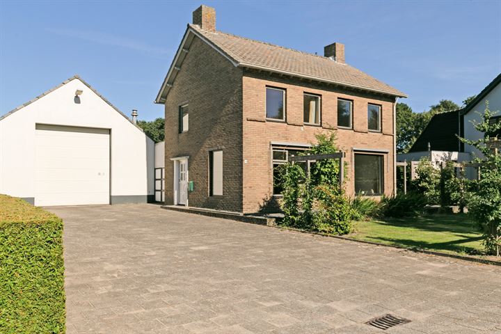 Bekijk foto 1 van Heilarensestraat 24