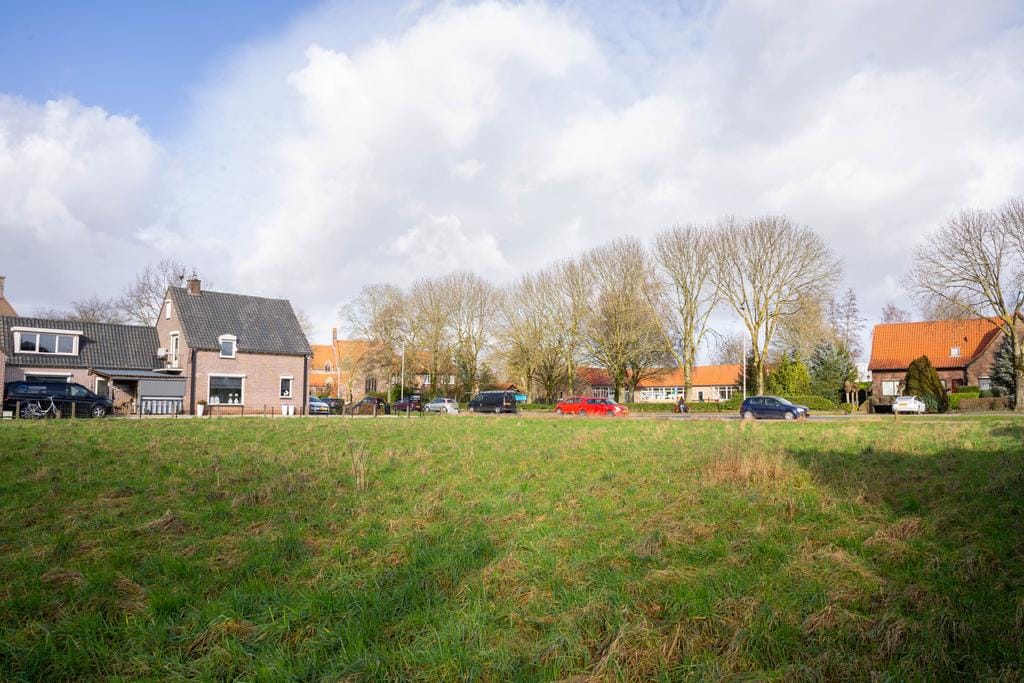 Photo 18 of van der Mondeweg