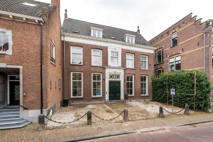 Bekijk foto 2 van Ambtmanstraat 9-A