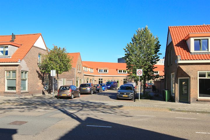 Bekijk foto 15 van Emostraat 1