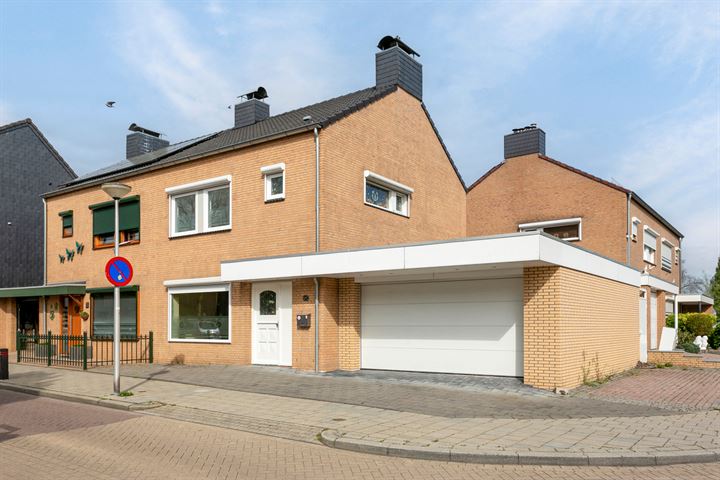 Bekijk foto 1 van Kampstraat 32