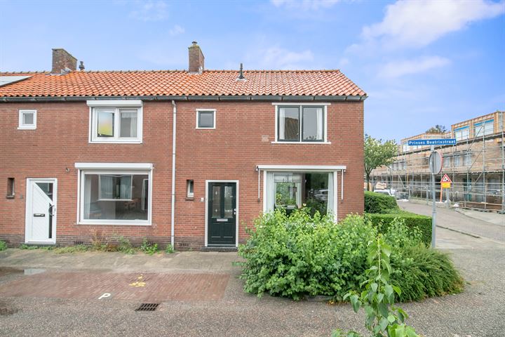 Bekijk foto 4 van Prinses Beatrixstraat 2