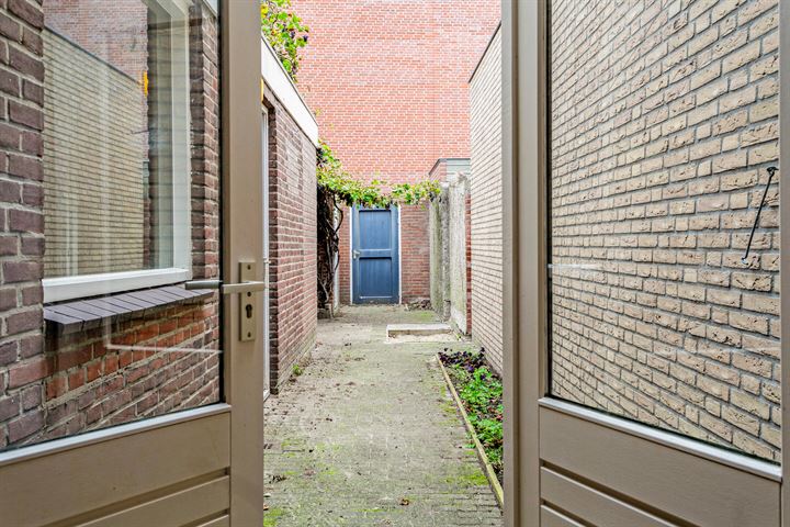 Bekijk foto 5 van Bisschop van de Venstraat 20