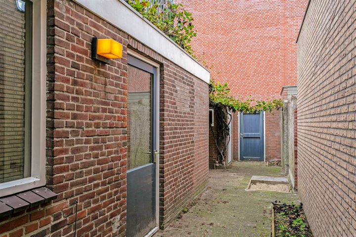 Bekijk foto 34 van Bisschop van de Venstraat 20