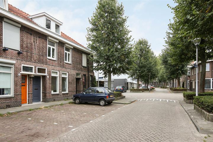 Bekijk foto 39 van Bisschop van de Venstraat 20