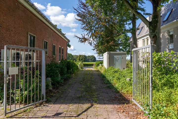 Bekijk foto 13 van Nieuw-Loosdrechtsedijk 7