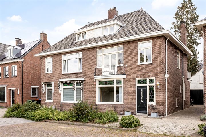 Bekijk foto 4 van Jacob Obrechtstraat 21