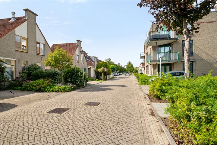 Bekijk foto 32 van Pijlkruidstraat 35