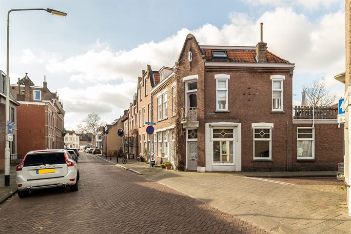 Bekijk foto 32 van Dillenburgstraat 19