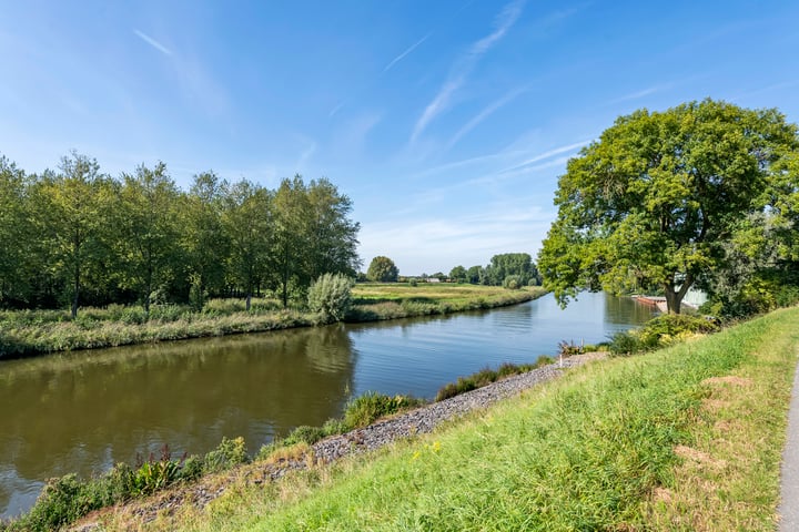 Bekijk foto 4 van Zuiderlingedijk 221