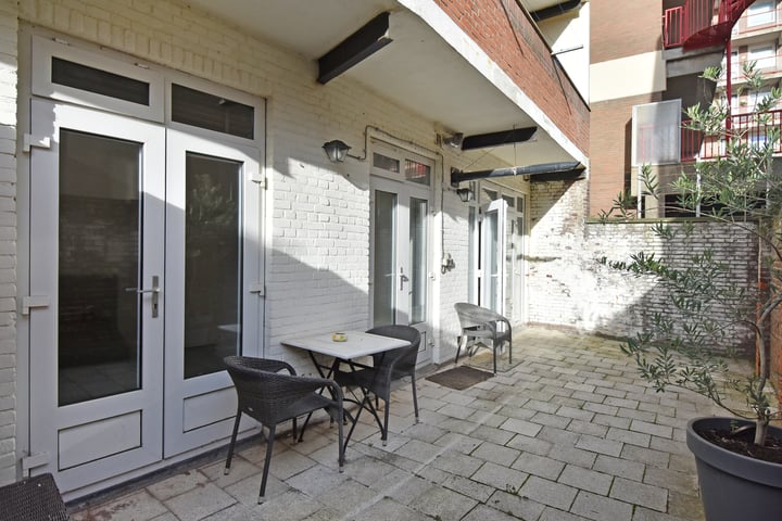 View photo 28 of Zeeruststraat 204