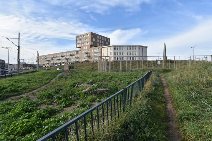 Bekijk foto 43 van Zeeruststraat 204