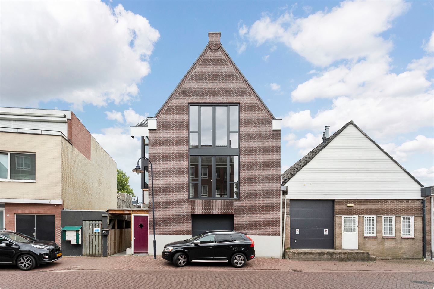 View photo 1 of Deken van Erpstraat 7