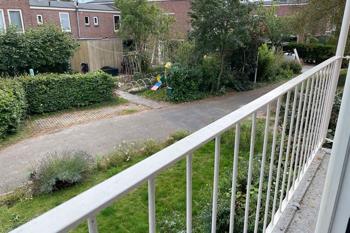 View photo 14 of Ten Oeverstraat 108