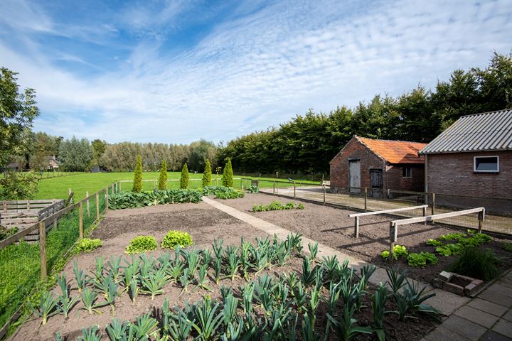 Bekijk foto 32 van Laakweg 108