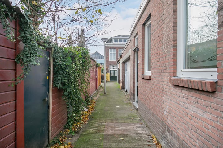 View photo 2 of Rode Leeuwstraat 29