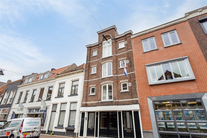 View photo 2 of Spittaalstraat 89