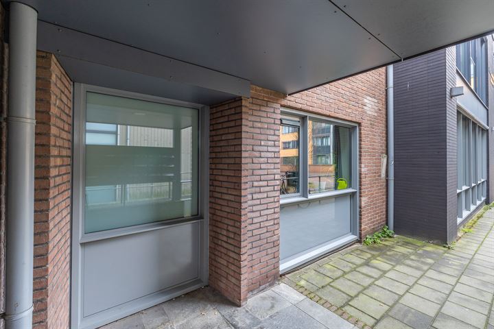 View photo 6 of Naarderstraat 33-E