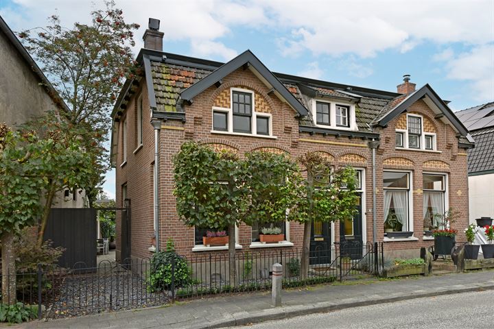 Bekijk foto 1 van Dokter Hermansstraat 30