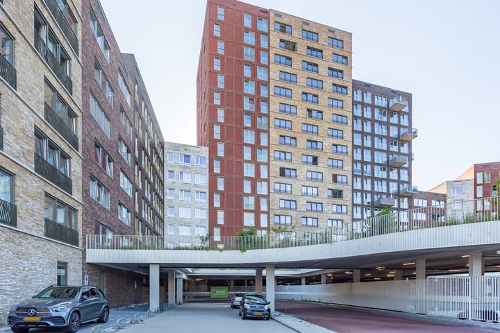 Foto 2 van Yours - Callisto