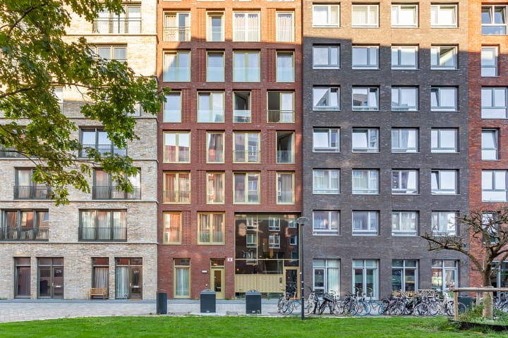 Foto 3 van Yours - Callisto