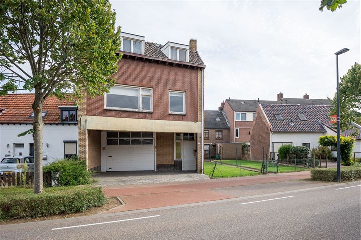 Bekijk foto 11 van Feurthstraat 7