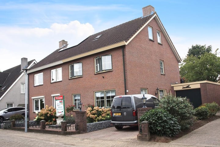 Bekijk foto 1 van Jasmijnstraat 22