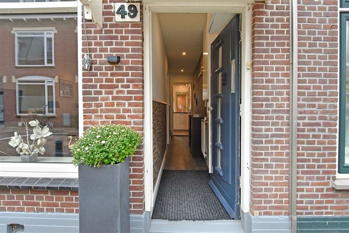 Bekijk foto 4 van Van Wesenbekestraat 49