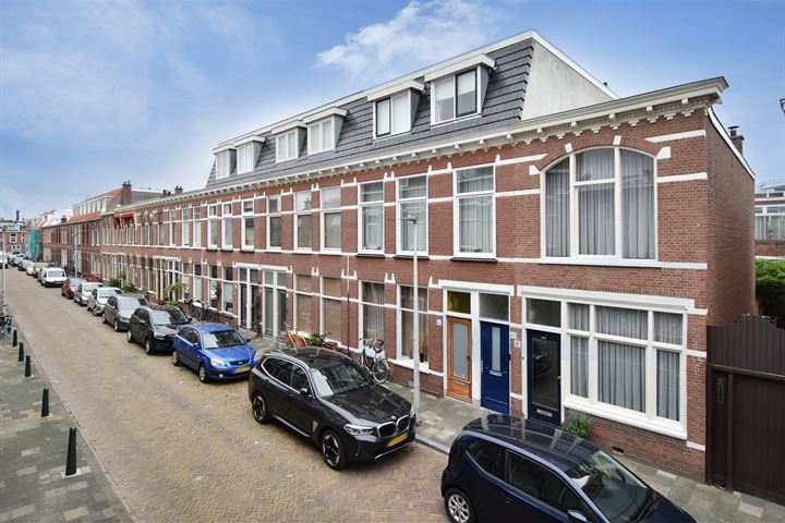 Bekijk foto 38 van Van Wesenbekestraat 49