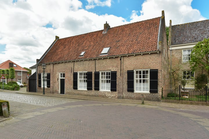 Bekijk foto 1 van Molenstraat 31