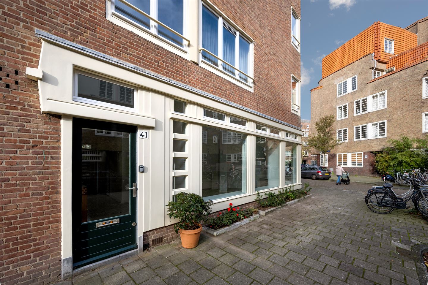 View photo 3 of Burgemeester Tellegenstraat 41