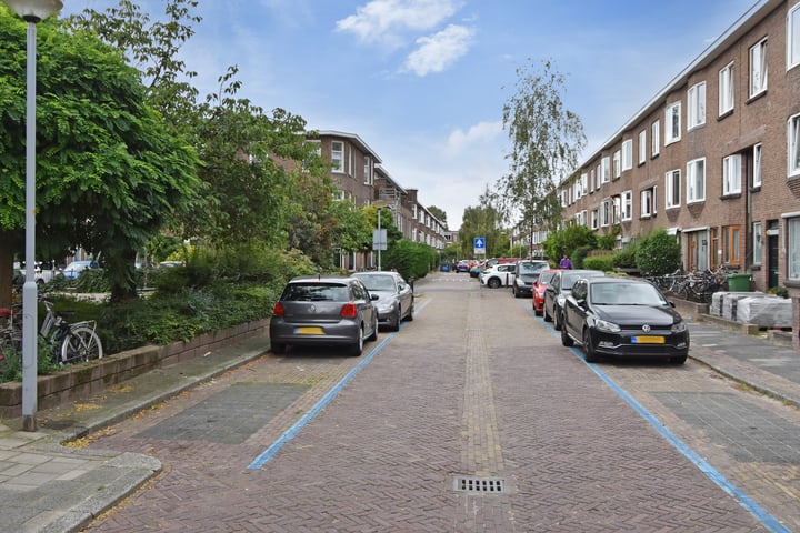 Bekijk foto 22 van van Naeltwijckstraat 163