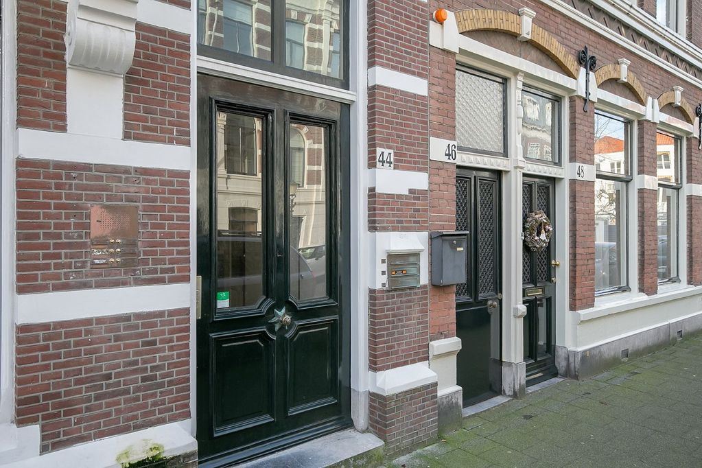 View photo 3 of Surinamestraat 44