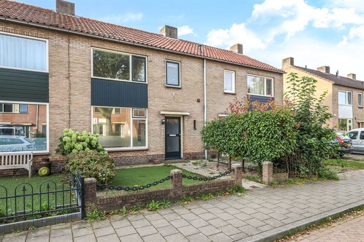 View photo 48 of Leliestraat 16