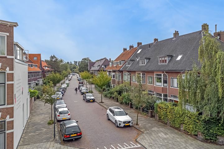 Bekijk foto 46 van Roodenburgerstraat 19