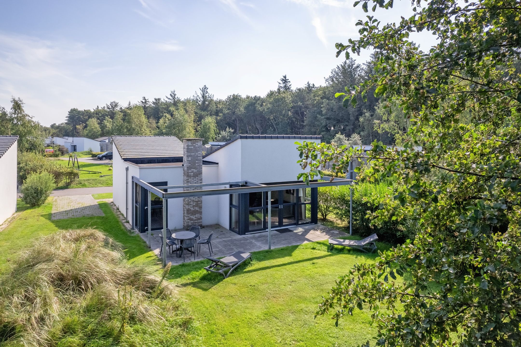 2-bedroom freehold villa in De Koog — photo 1 of 5