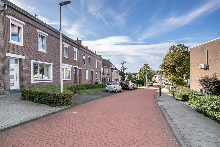 Bekijk foto 1 van Erensteinerstraat 41