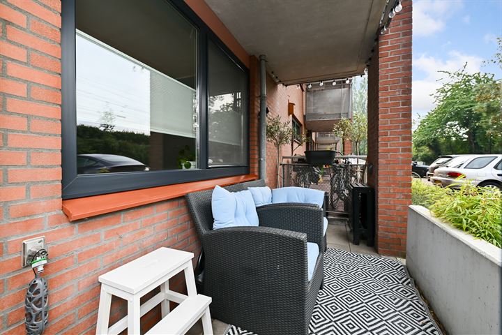 Bekijk foto 33 van Celebesstraat 125