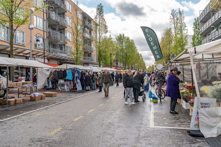 Bekijk foto 42 van Celebesstraat 125